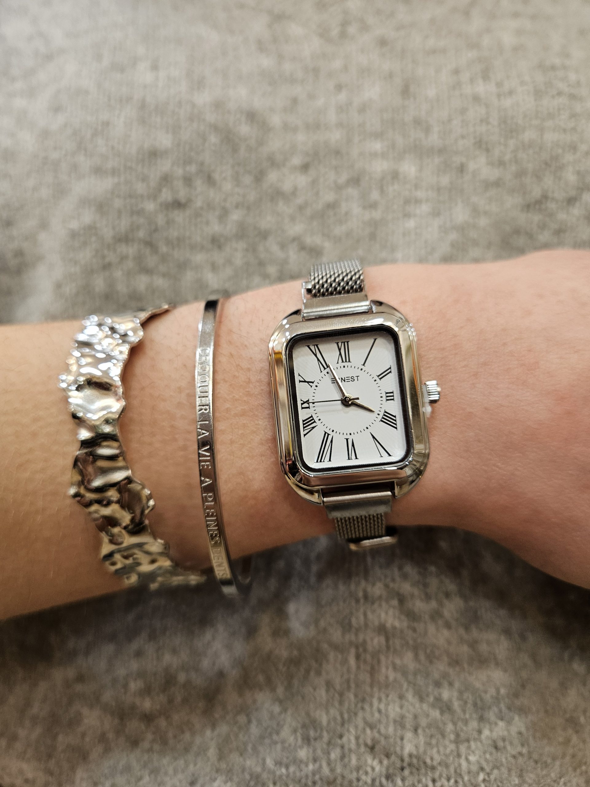 Montre rectangulaire maille milanaise argenté