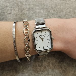 Montre rectangulaire maille milanaise argenté