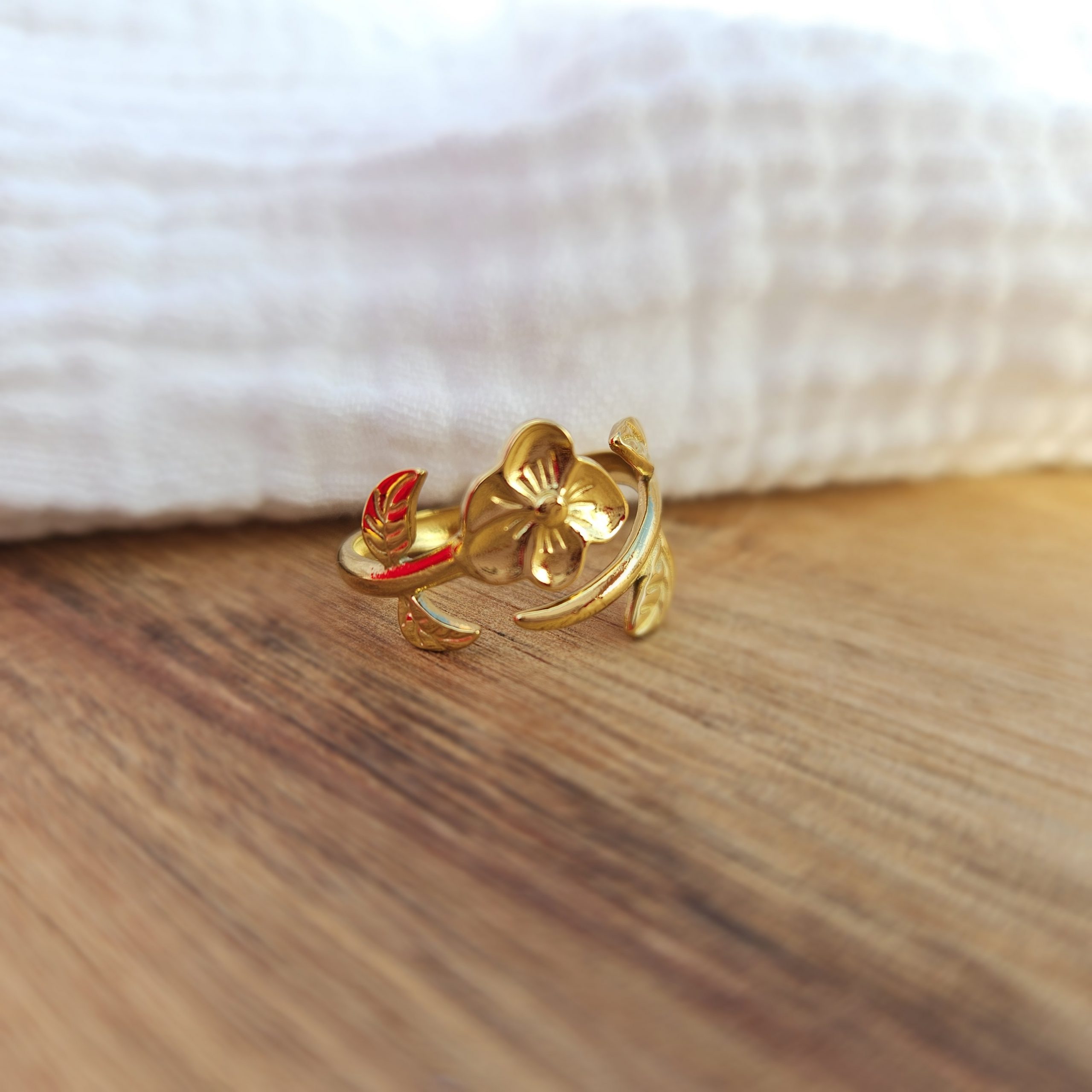 Bague fleur entrelacée dorée