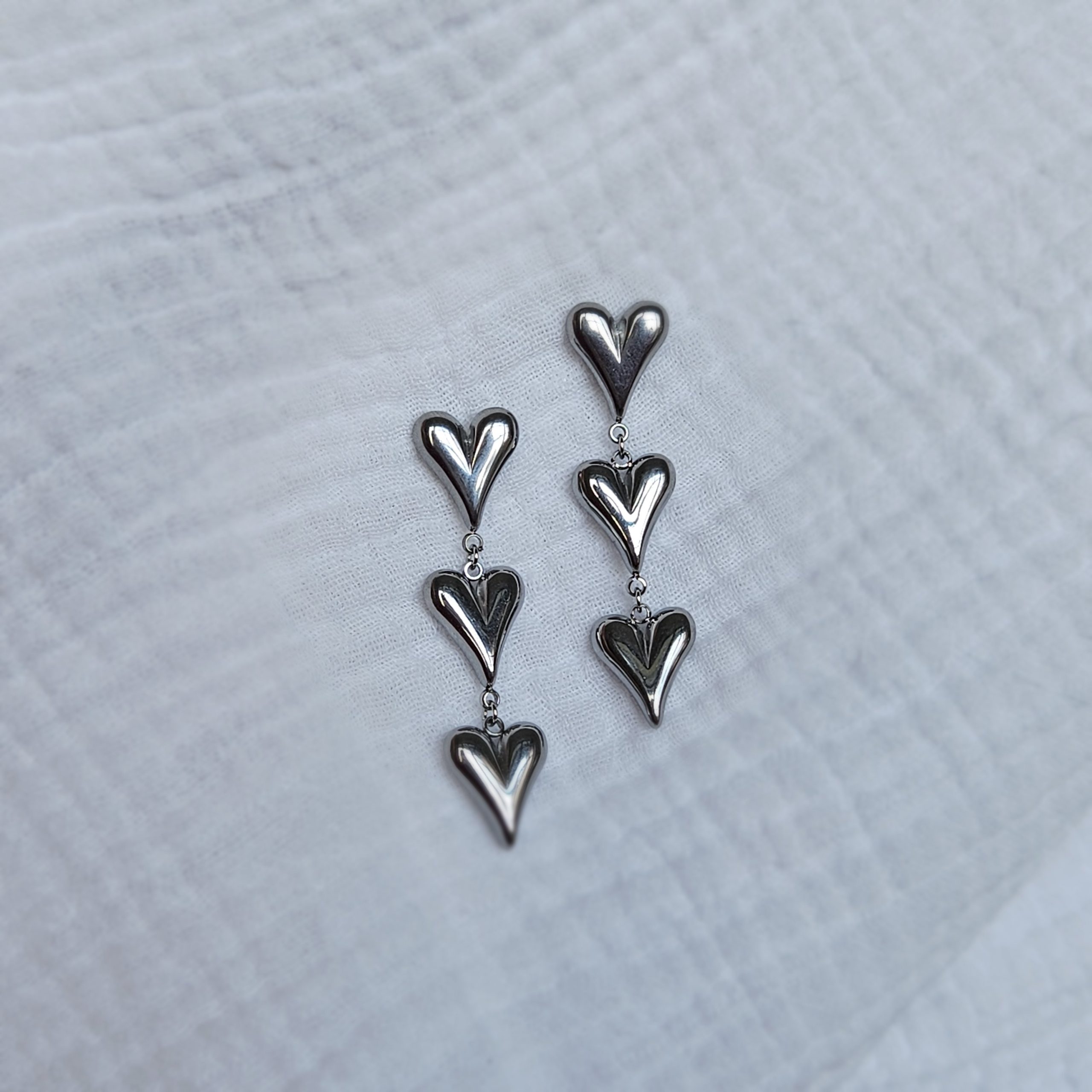 Boucles d'oreilles trio de coeurs