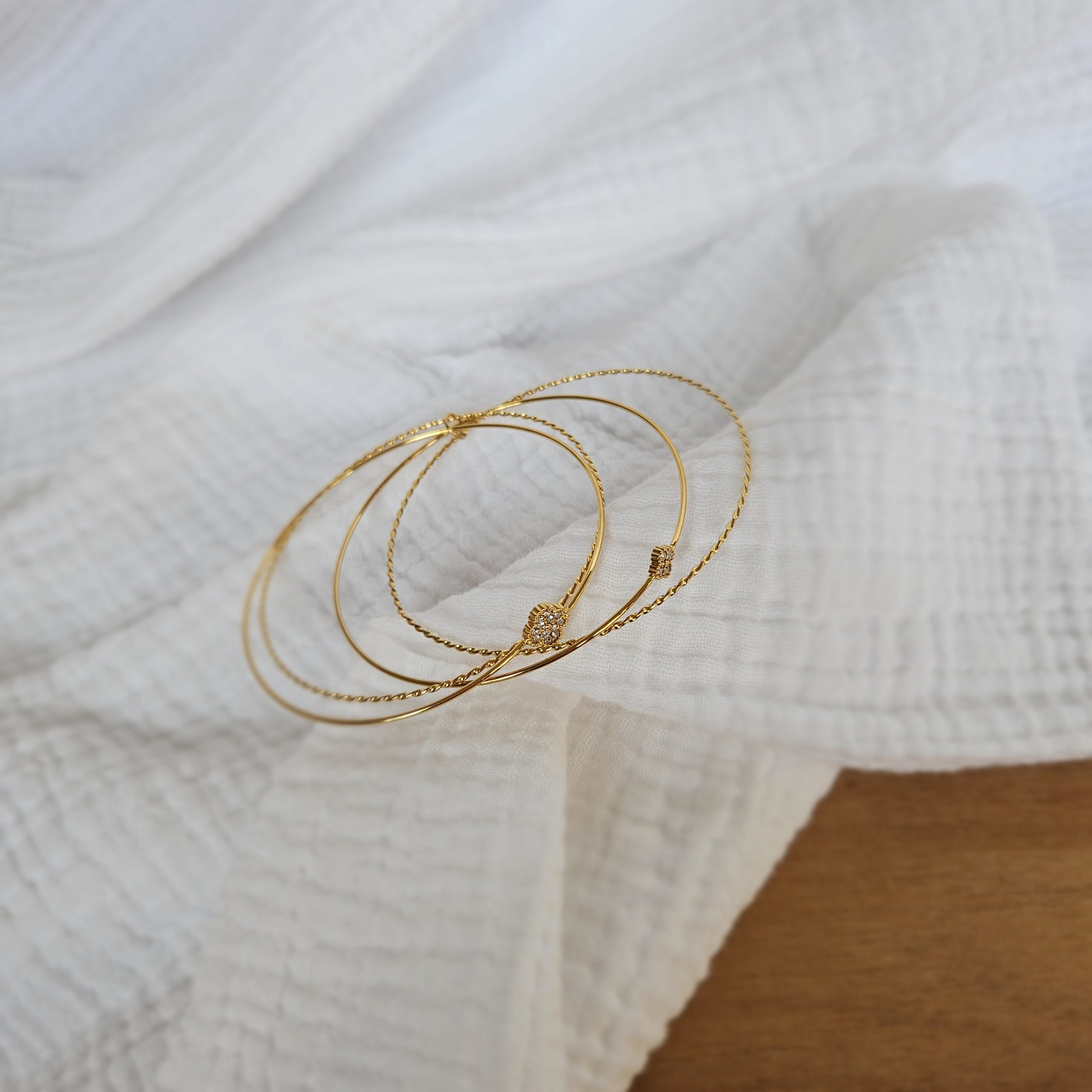 Lot de 4 bracelets dorés