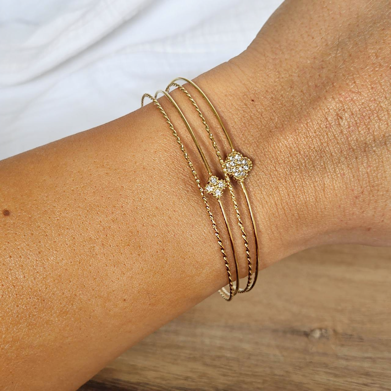 Lot de 4 bracelets dorés