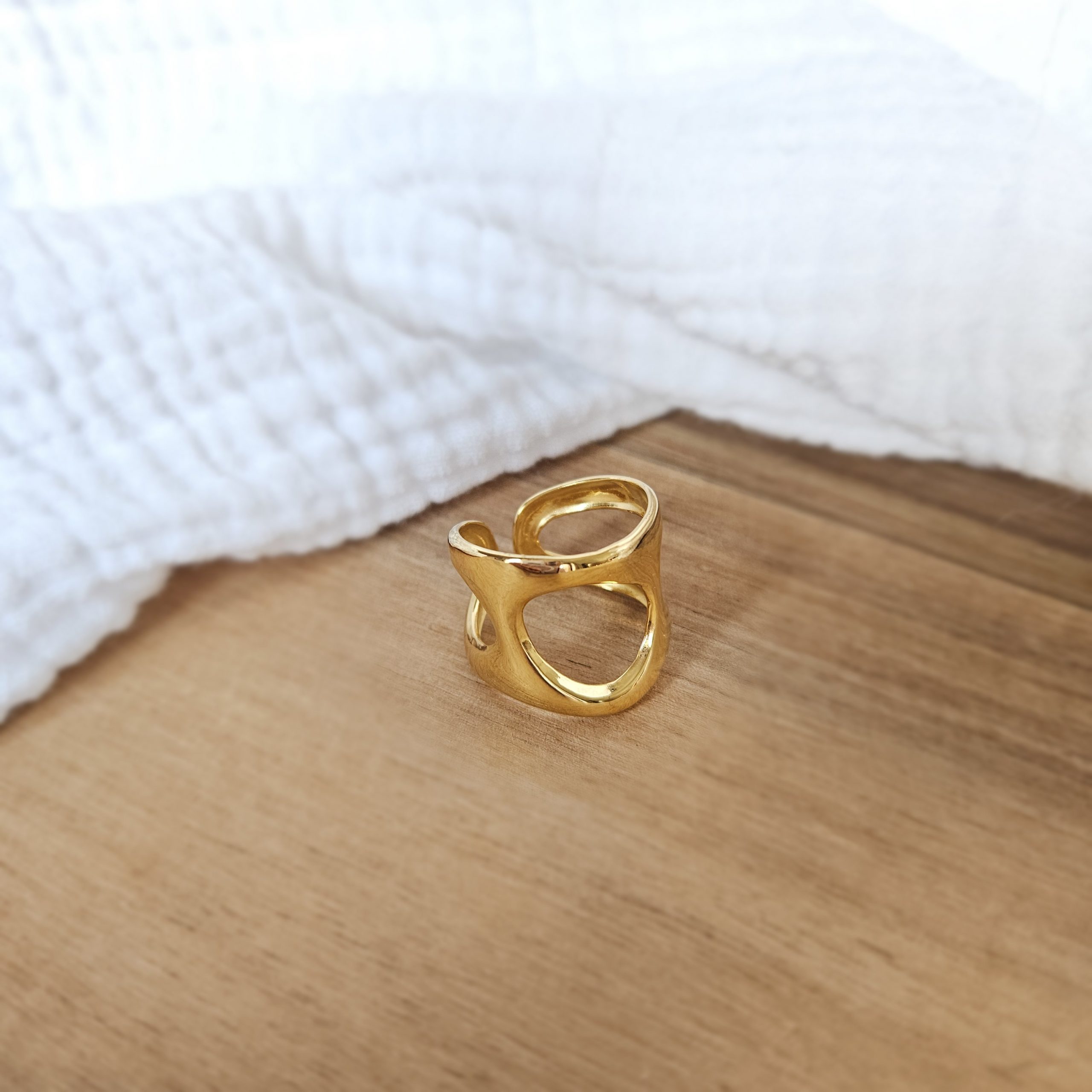 Bague Boucle ajourée