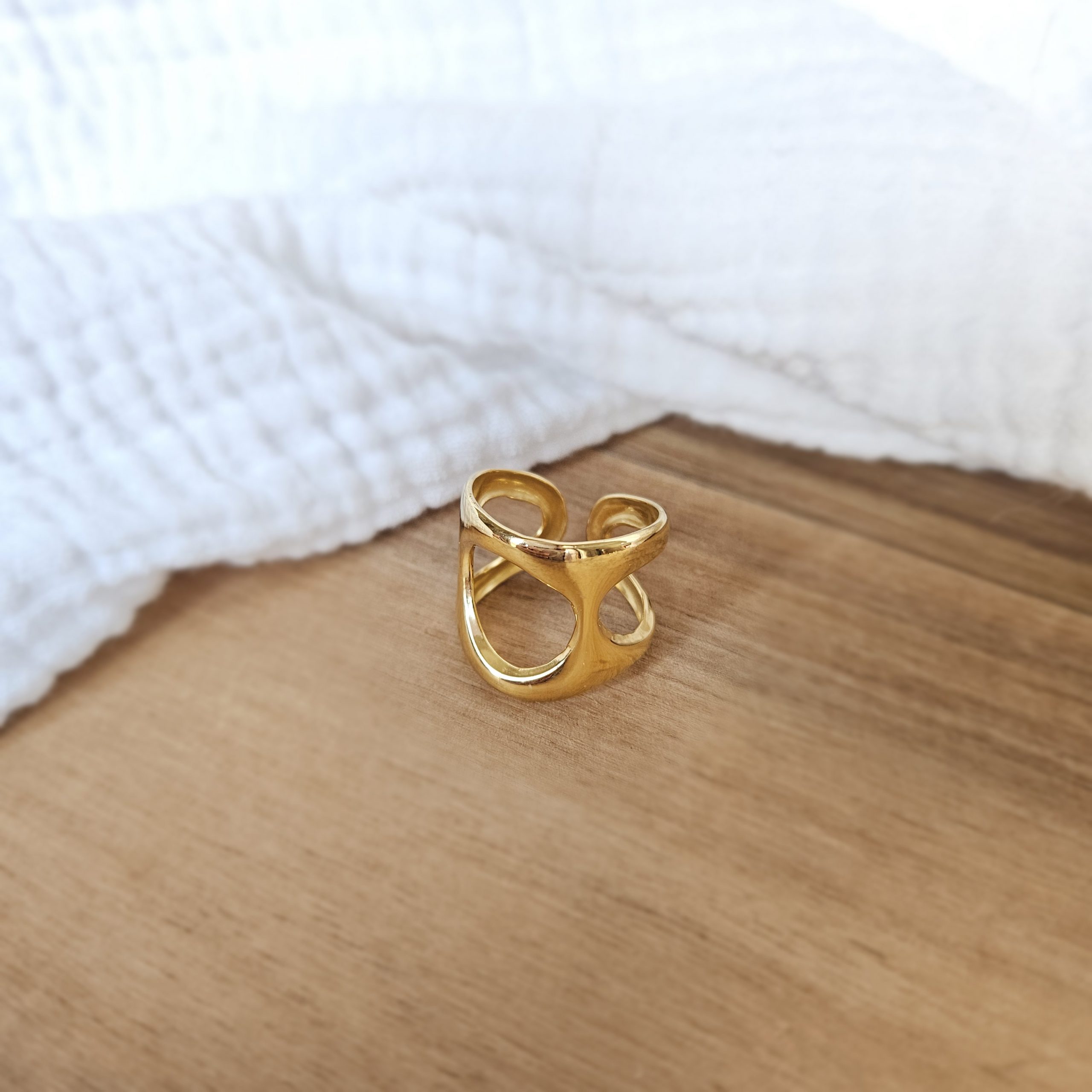 Bague Boucle ajourée