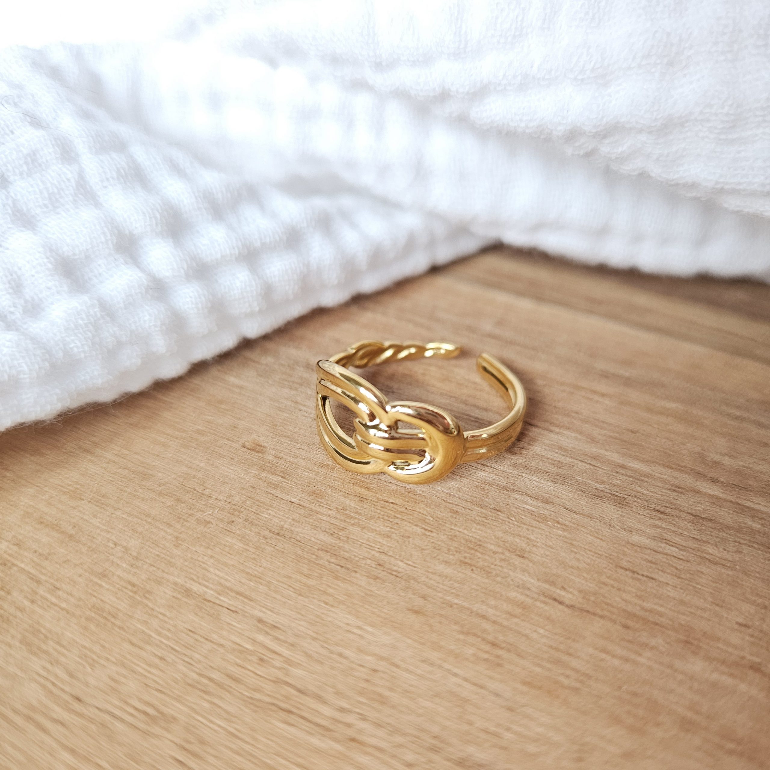 Bague noeud doré
