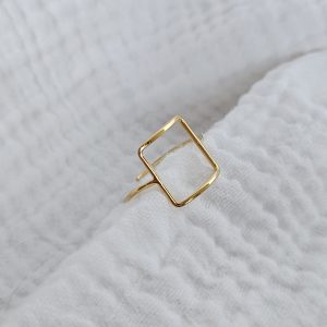 Bague grand carré fin