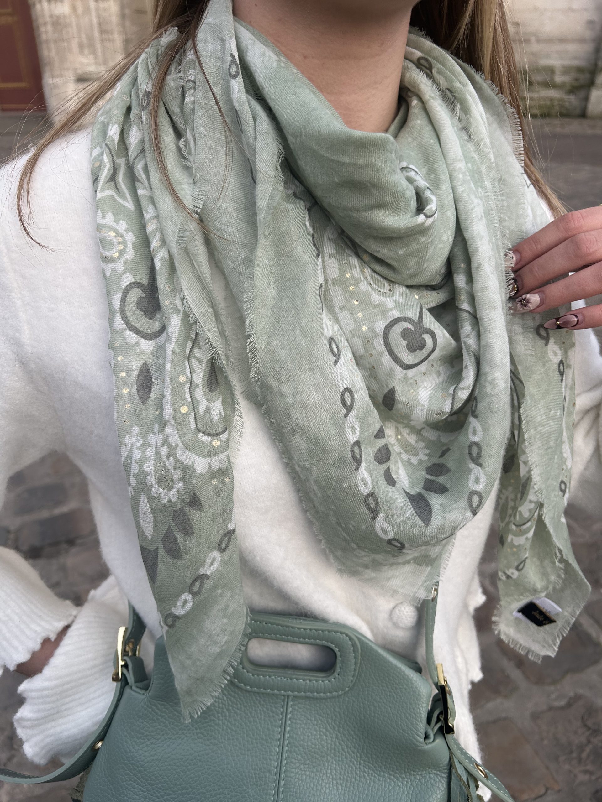 Écharpe carrée pastel